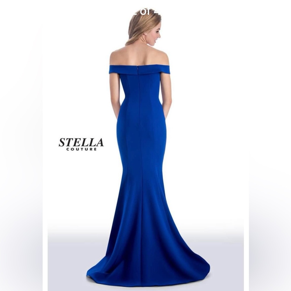 Stella Couture prom dress size 2
Worn once
Altered to 5 feet tall and 110lbs - Picture 2 of 4